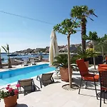 Papalina 2 *