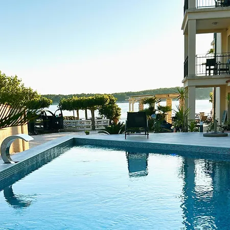 Papalina 2 * Rab Town