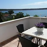 Apartment Papalina 2 Rab Town