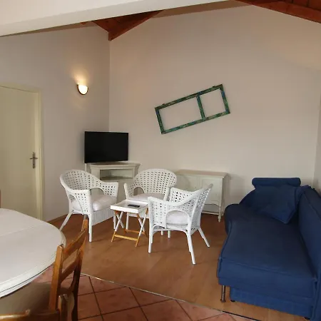 Papalina 2 アパート