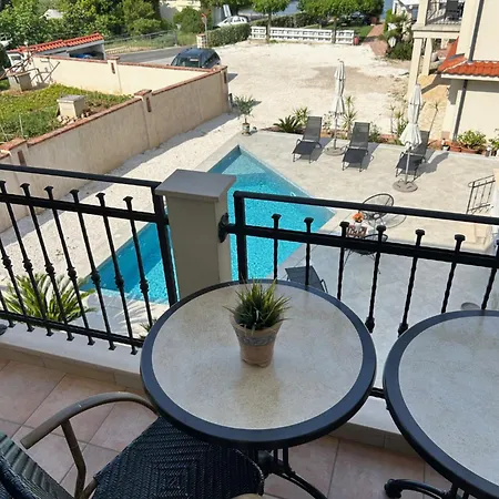 Papalina 2