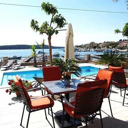 Papalina 2 *