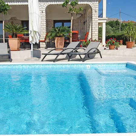 Papalina 2 アパート