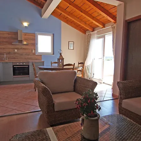 アパート Papalina 2