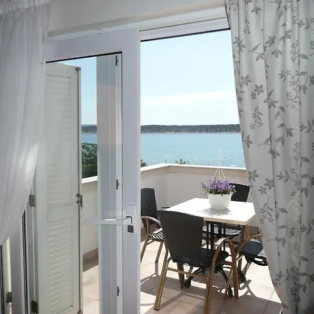 アパート Papalina 2