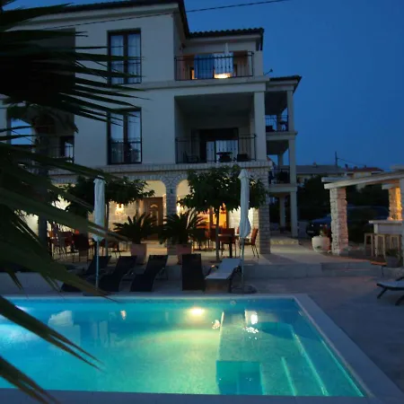 アパート Papalina 2