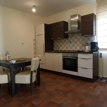 Papalina 2 アパート