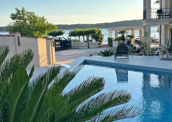 شقة Papalina 2